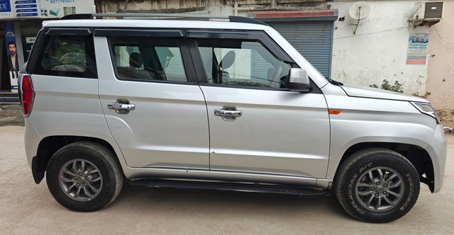 Second-hand 2018 Mahindra TUV 300 T10 for sale in Dehradun-6