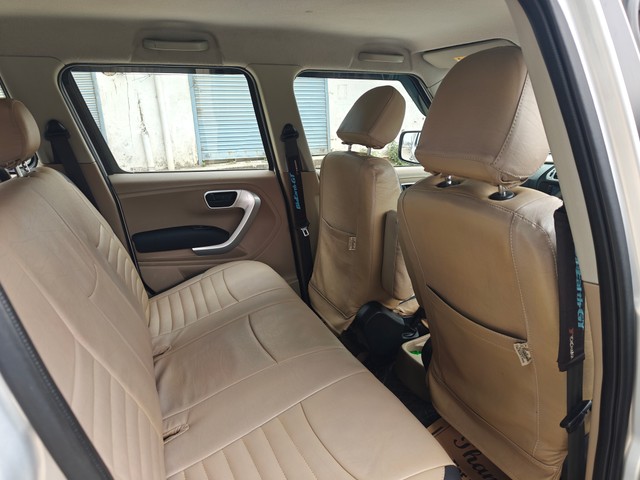 Second-hand 2018 Mahindra TUV 300 T10 for sale in Dehradun-12