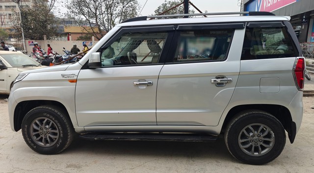 Second-hand 2018 Mahindra TUV 300 T10 for sale in Dehradun-3