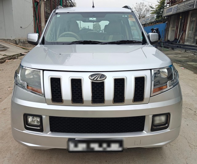 Second-hand 2018 Mahindra TUV 300 T10 for sale in Dehradun-5