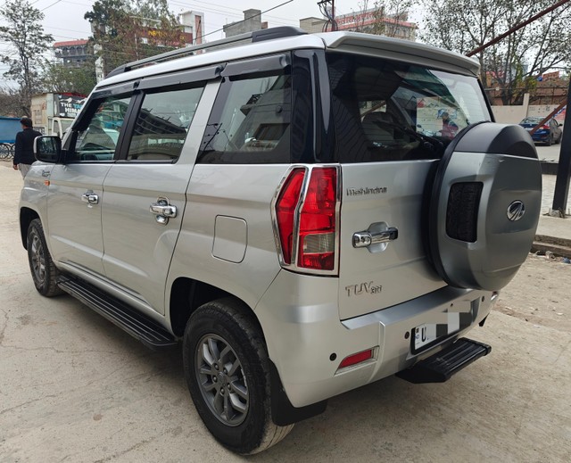 Second-hand 2018 Mahindra TUV 300 T10 for sale in Dehradun-7