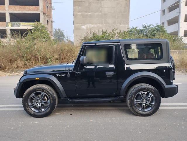 Second-hand 2023 Mahindra Thar LX 4WD Hard Top Diesel AT BSVI for sale in New Delhi-3