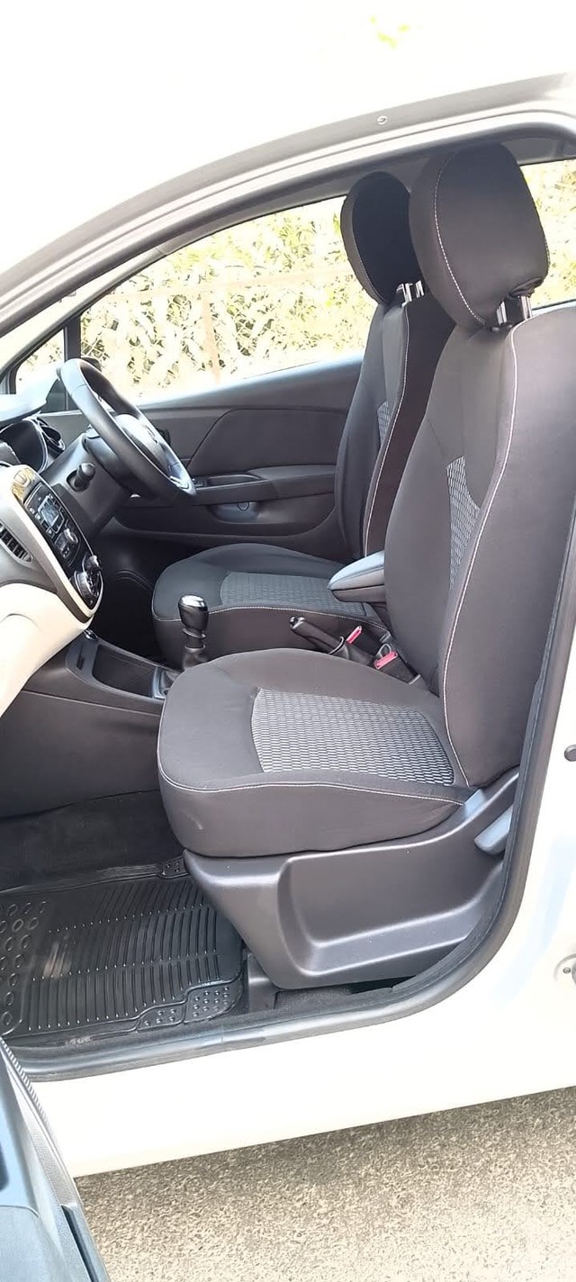 Second-hand 2019 Renault Captur 1.5 Diesel RXE for sale in Kolkata-14