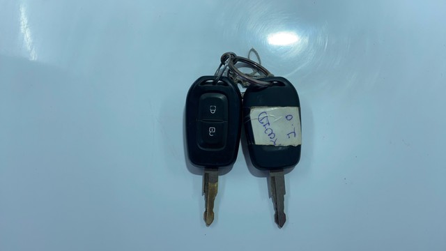 Second-hand 2019 Renault KWID 1.0 RXT Optional for sale in Surat-21