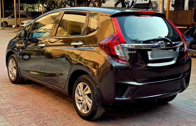 Second-hand 2018 Honda Jazz V for sale in New Delhi-5