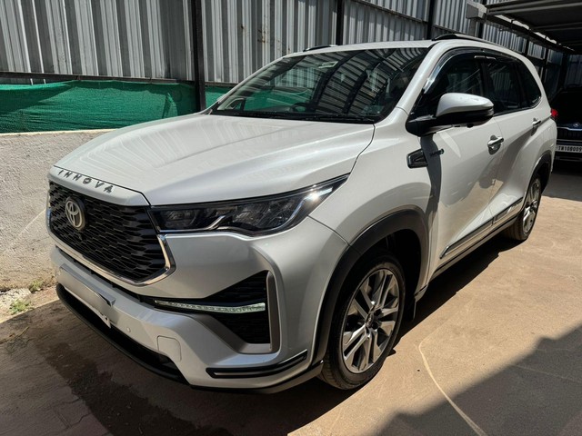 Second-hand 2023 Toyota Innova Hycross ZX Hybrid BSVI for sale in Chennai-3