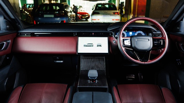 Second-hand 2024 Land Rover Range Rover Velar Dynamic HSE for sale in New Delhi-15