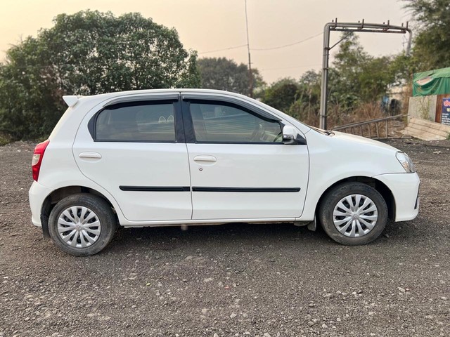Second-hand 2017 Toyota Etios Liva 1.4 VD for sale in Pune-1
