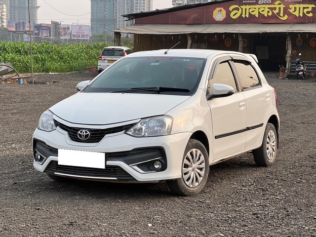 Second-hand 2017 Toyota Etios Liva 1.4 VD for sale in Pune-4
