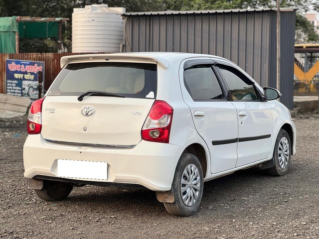Second-hand 2017 Toyota Etios Liva 1.4 VD for sale in Pune-11