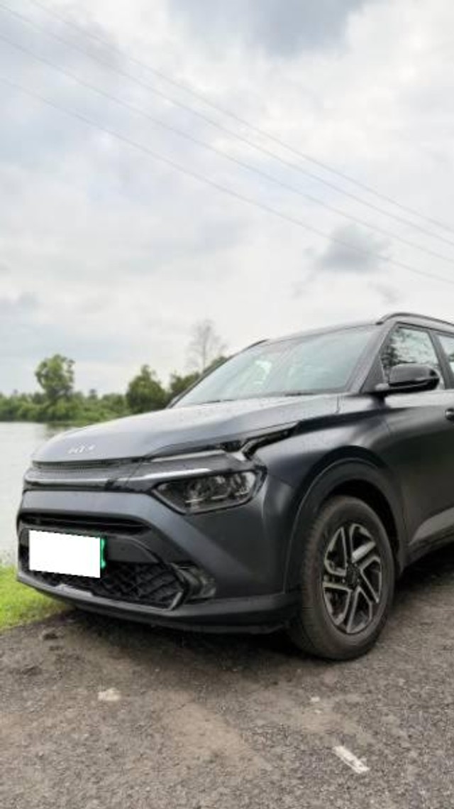 Second-hand 2023 Kia Carens X-Line Diesel AT 6 STR for sale in Bilimora-1