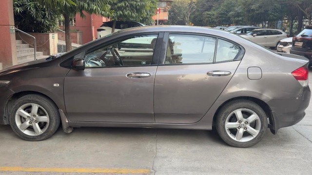Second-hand 2011 Honda City V AT for sale in New Delhi-8