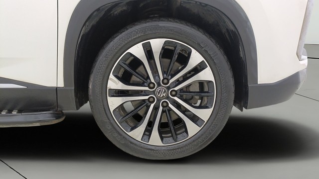 Second-hand 2021 MG Hector Sharp CVT for sale in New Delhi-24