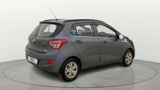 Second-hand 2015 Hyundai Grand i10 Sportz for sale in Navi Mumbai-2
