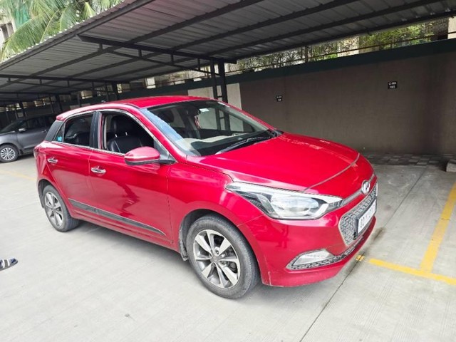 Second-hand 2015 Hyundai i20 Sportz Option 1.2 for sale in Surat-2