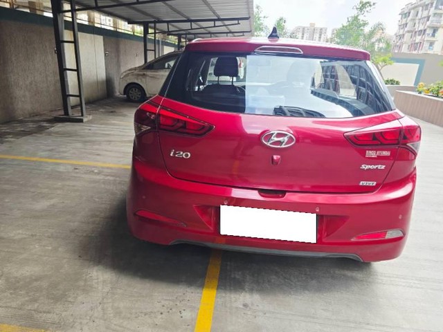 Second-hand 2015 Hyundai i20 Sportz Option 1.2 for sale in Surat-1