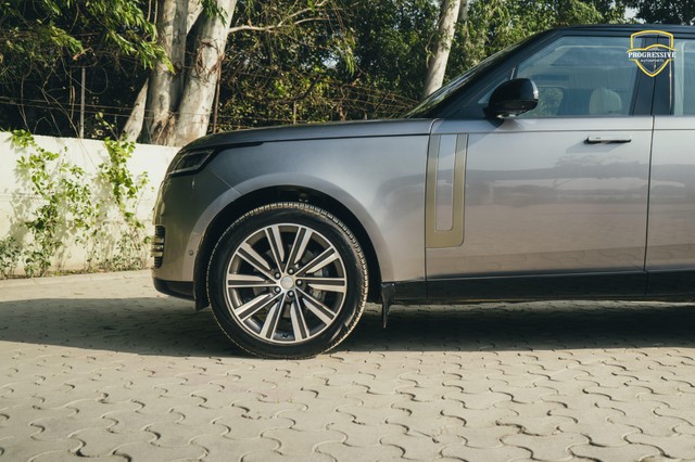Second-hand 2024 Land Rover Range Rover 3.0 l Petrol LWB HSE for sale in New Delhi-17