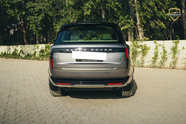 Second-hand 2024 Land Rover Range Rover 3.0 l Petrol LWB HSE for sale in New Delhi-18