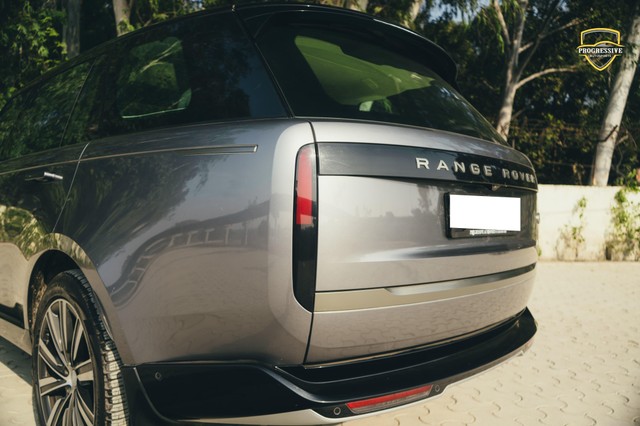 Second-hand 2024 Land Rover Range Rover 3.0 l Petrol LWB HSE for sale in New Delhi-2