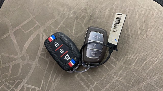 Second-hand 2014 Hyundai Grand i10 Asta for sale in Hyderabad-21