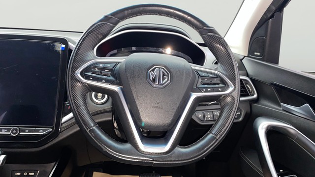 Second-hand 2019 MG Hector Sharp DCT for sale in Kochi-12