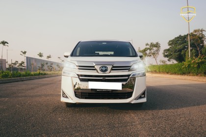 Second-hand 2022 Toyota Vellfire Executive Lounge BSVI for sale in New Delhi