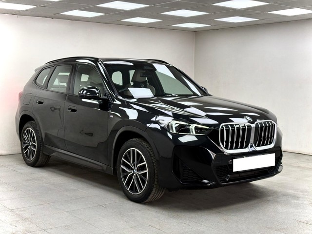 Second-hand 2023 BMW X1 sDrive18d M Sport for sale in Pune-9
