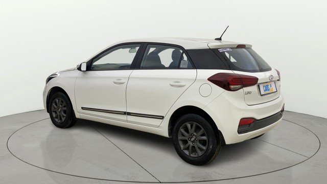 Second-hand 2018 Hyundai i20 1.2 Asta for sale in Navi Mumbai-15