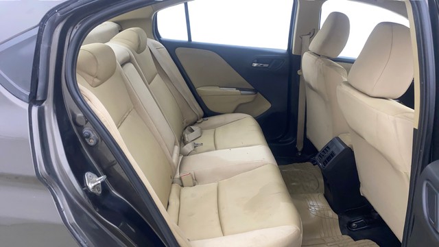 Second-hand 2016 Honda City i VTEC V for sale in Ahmedabad-16