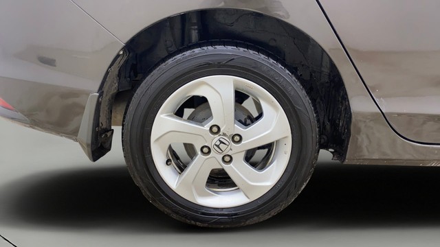 Second-hand 2016 Honda City i VTEC V for sale in Ahmedabad-24