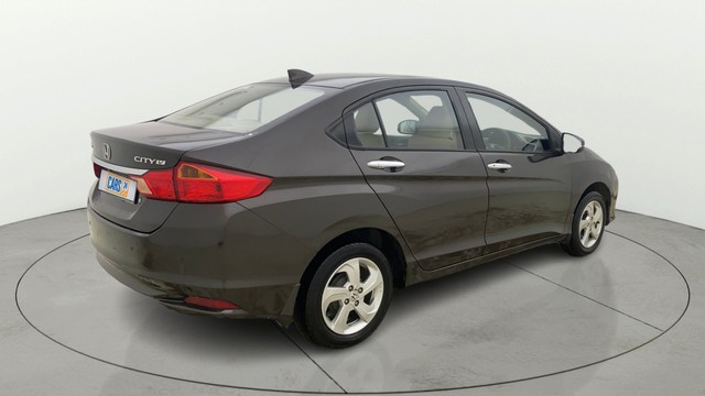 Second-hand 2016 Honda City i VTEC V for sale in Ahmedabad-2