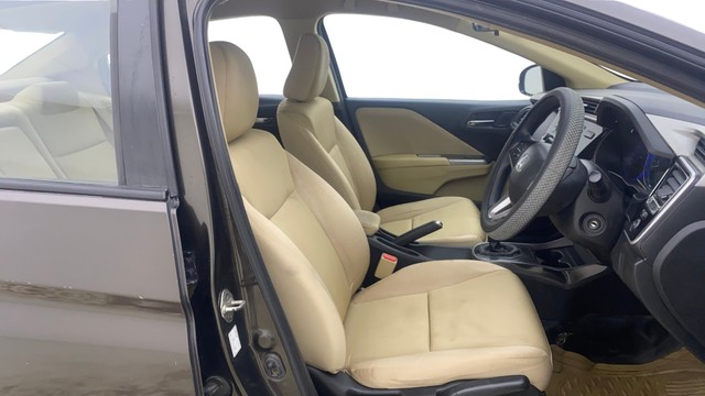 Second-hand 2016 Honda City i VTEC V for sale in Ahmedabad-15