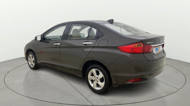 Second-hand 2016 Honda City i VTEC V for sale in Ahmedabad-4