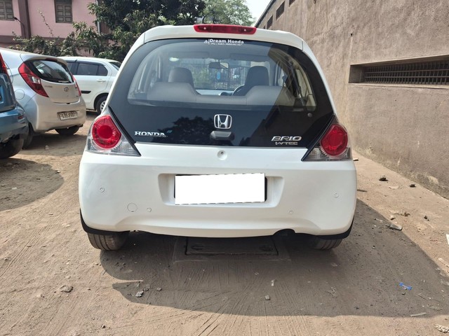 Second-hand 2014 Honda Brio E MT for sale in Surat-1