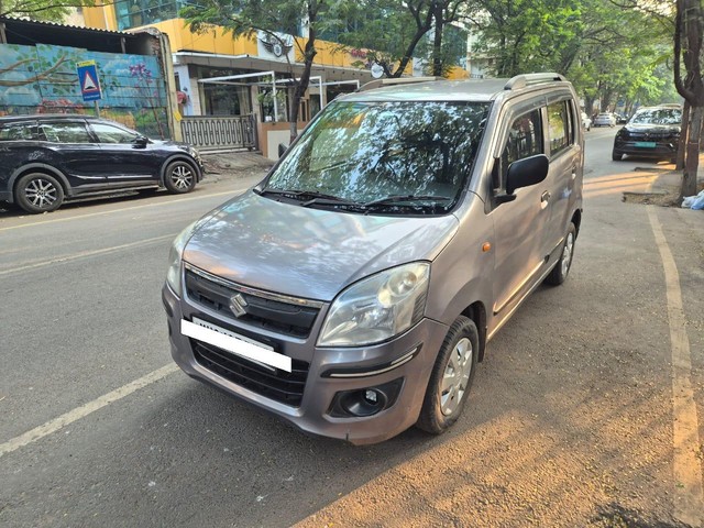 Second-hand 2015 Maruti Suzuki Wagon R LXI CNG for sale in Thane-3