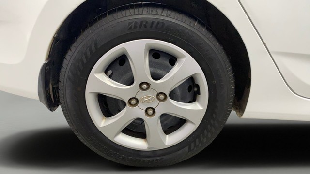 Second-hand 2013 Hyundai Verna 1.6 EX VTVT for sale in Kochi-24