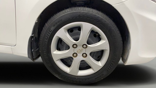 Second-hand 2013 Hyundai Verna 1.6 EX VTVT for sale in Kochi-23