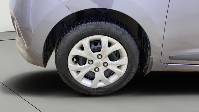 Second-hand 2015 Hyundai Grand i10 Sportz for sale in Ahmedabad-29