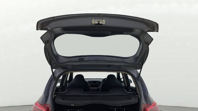 Second-hand 2015 Hyundai Grand i10 Sportz for sale in Ahmedabad-2