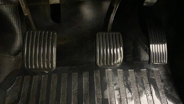 Second-hand 2015 Hyundai Grand i10 Sportz for sale in Ahmedabad-24