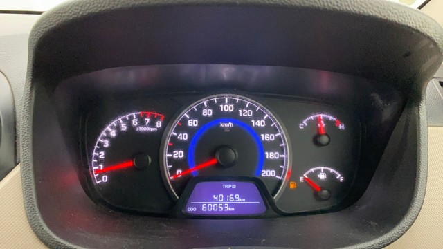 Second-hand 2015 Hyundai Grand i10 Sportz for sale in Ahmedabad-23