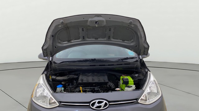 Second-hand 2015 Hyundai Grand i10 Sportz for sale in Ahmedabad-19