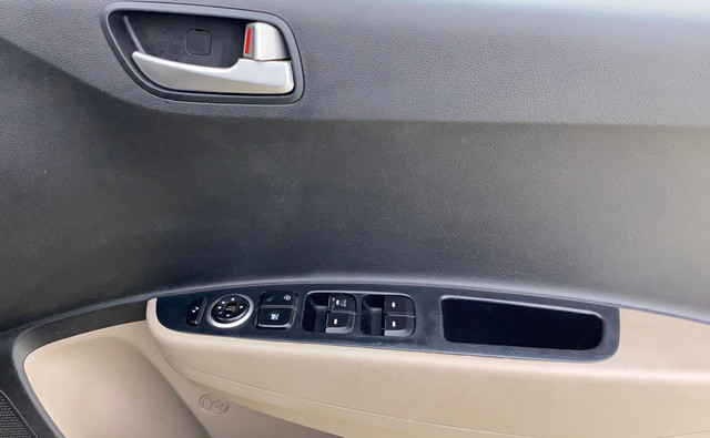 Second-hand 2015 Hyundai Grand i10 Sportz for sale in Ahmedabad-1