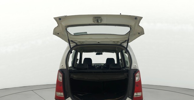 Second-hand 2016 Maruti Suzuki Wagon R VXI BS IV for sale in Ahmedabad-20