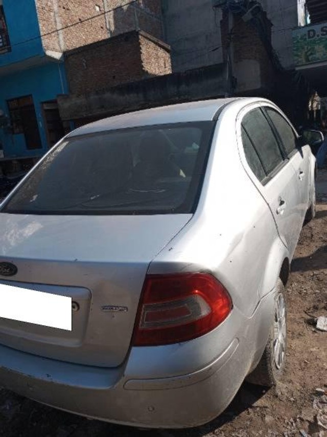 Second-hand 2012 Ford Fiesta Classic 1.6 Duratec LXI for sale in New Delhi-3