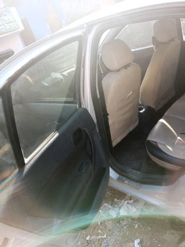 Second-hand 2012 Ford Fiesta Classic 1.6 Duratec LXI for sale in New Delhi-7