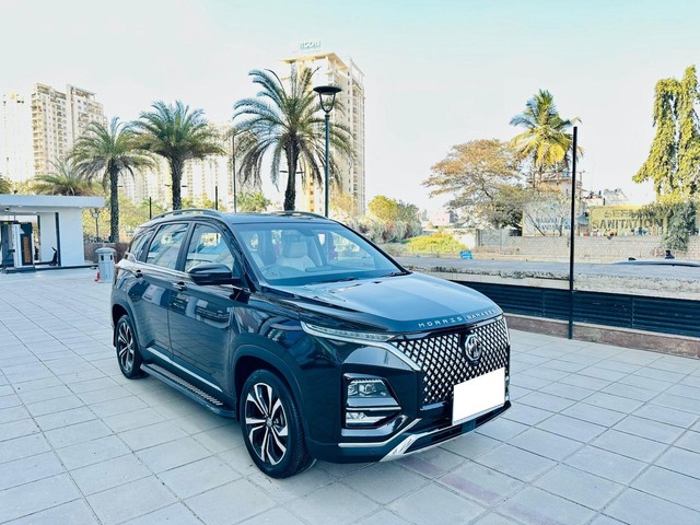 Second-hand 2023 MG Hector Sharp CVT for sale in Bangalore-20