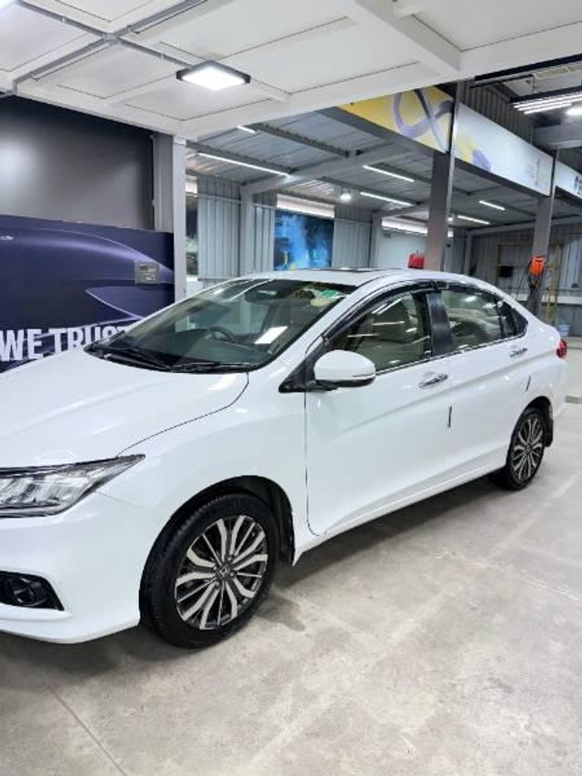 Second-hand 2018 Honda City i-VTEC CVT VX for sale in Moosapet-2