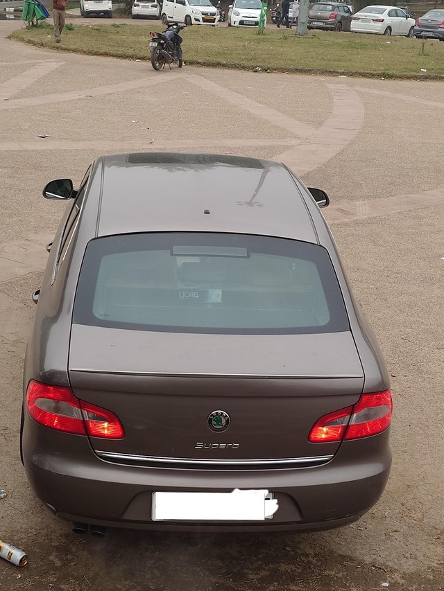 Second-hand 2011 Skoda Superb 1.8 TSI MT for sale in Chandigarh-16