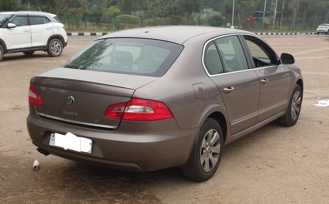 Second-hand 2011 Skoda Superb 1.8 TSI MT for sale in Chandigarh-7